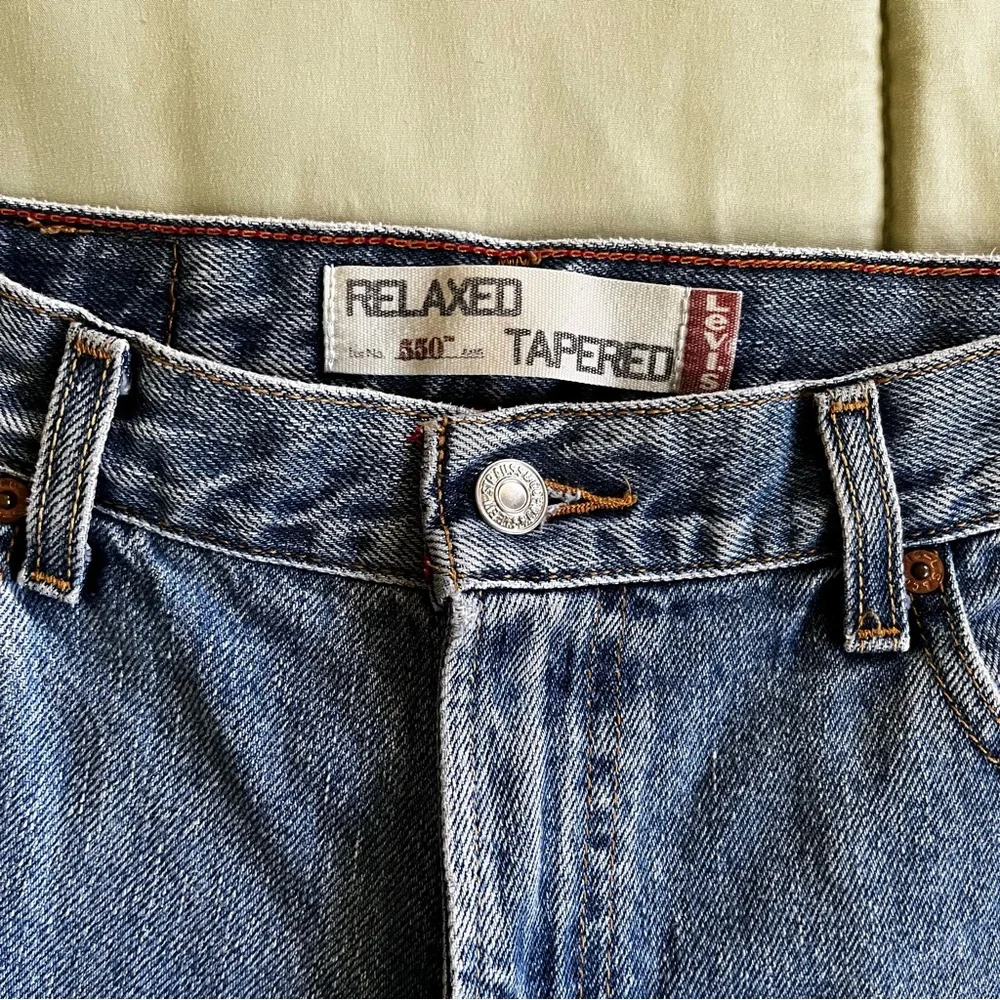 Vintage Levi’s 550 Relaxed - Picture 8 of 9